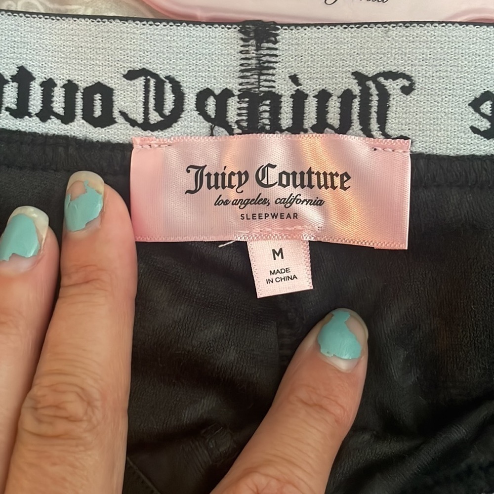 NWOT JUICY COUTURE SOFT SHORTS SLEEPWEAR SIZE MEDIUM black​​​​​​​ - Picture 3 of 5